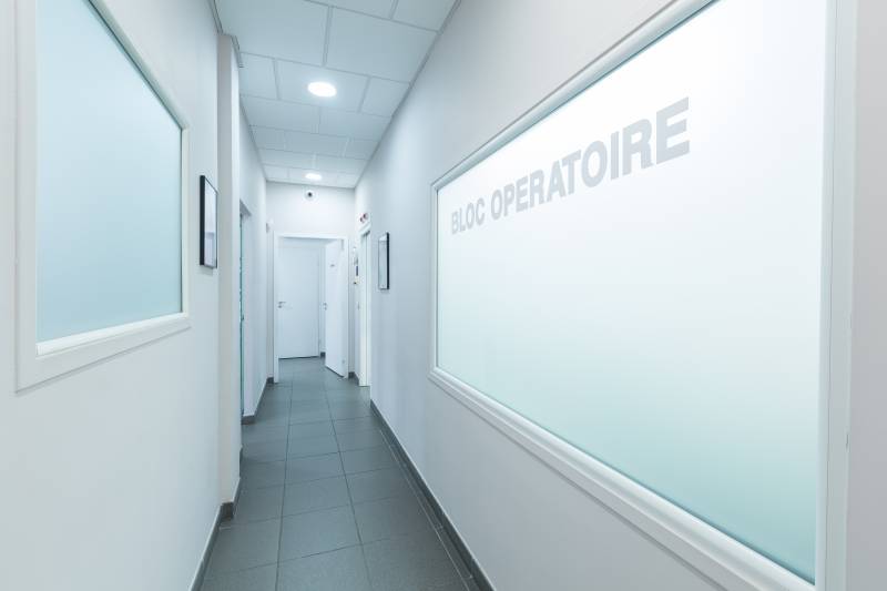 Prix Ostéoplastie d'une alvéole dentaire avec comblement par autogreffe osseuse.Greffe osseuse dentaire Marseille.